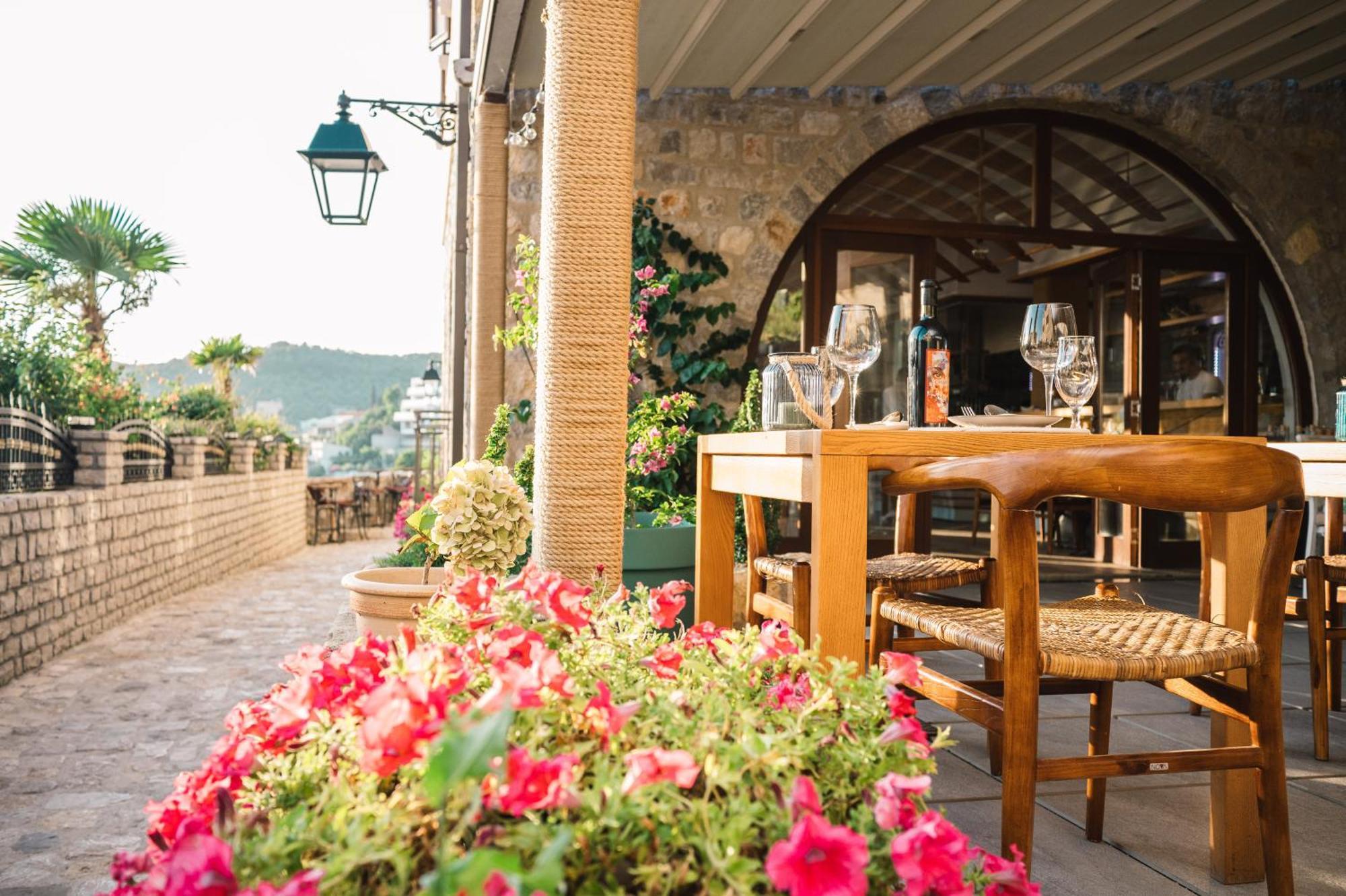 Hotel Pirate Old Town Ulcinj Luaran gambar